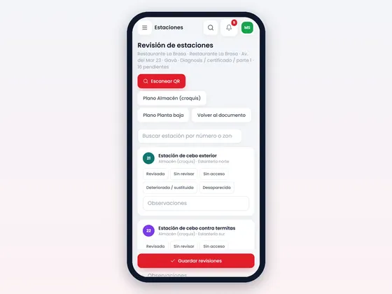 Revisión de estaciones en el móvil del técnico, con el escáner de QR